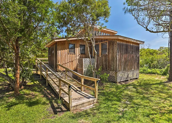 Outer Banks Island Cottage - 1 Mi To Frisco Beach!
